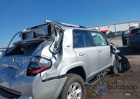 2023 Toyota 4Runner Sr5 из США, поврежденный, VIN JTEMU5JR1P6088687